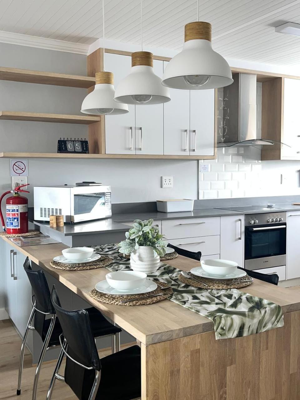 Central Self Catering Свакопмунд Экстерьер фото