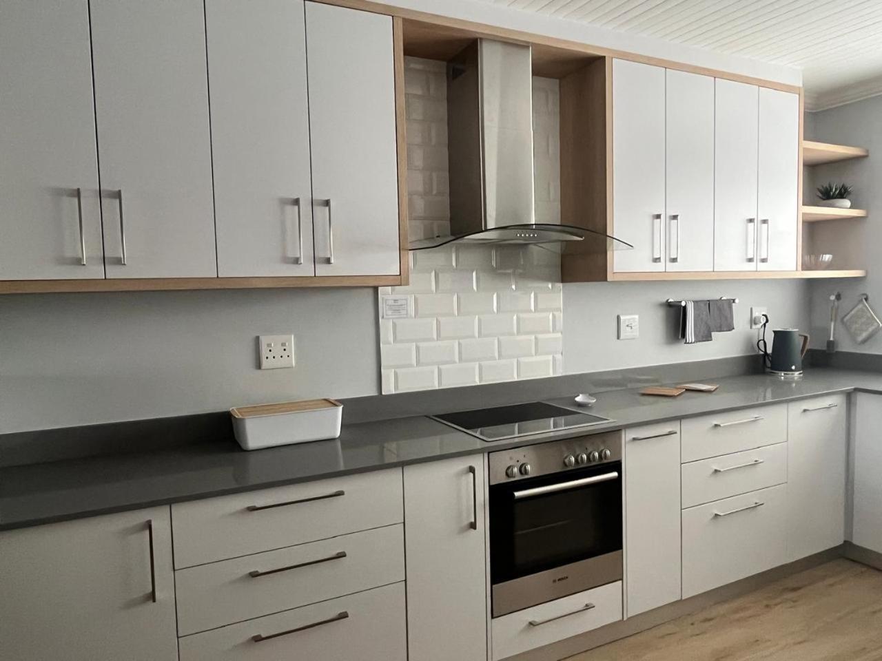 Central Self Catering Свакопмунд Экстерьер фото
