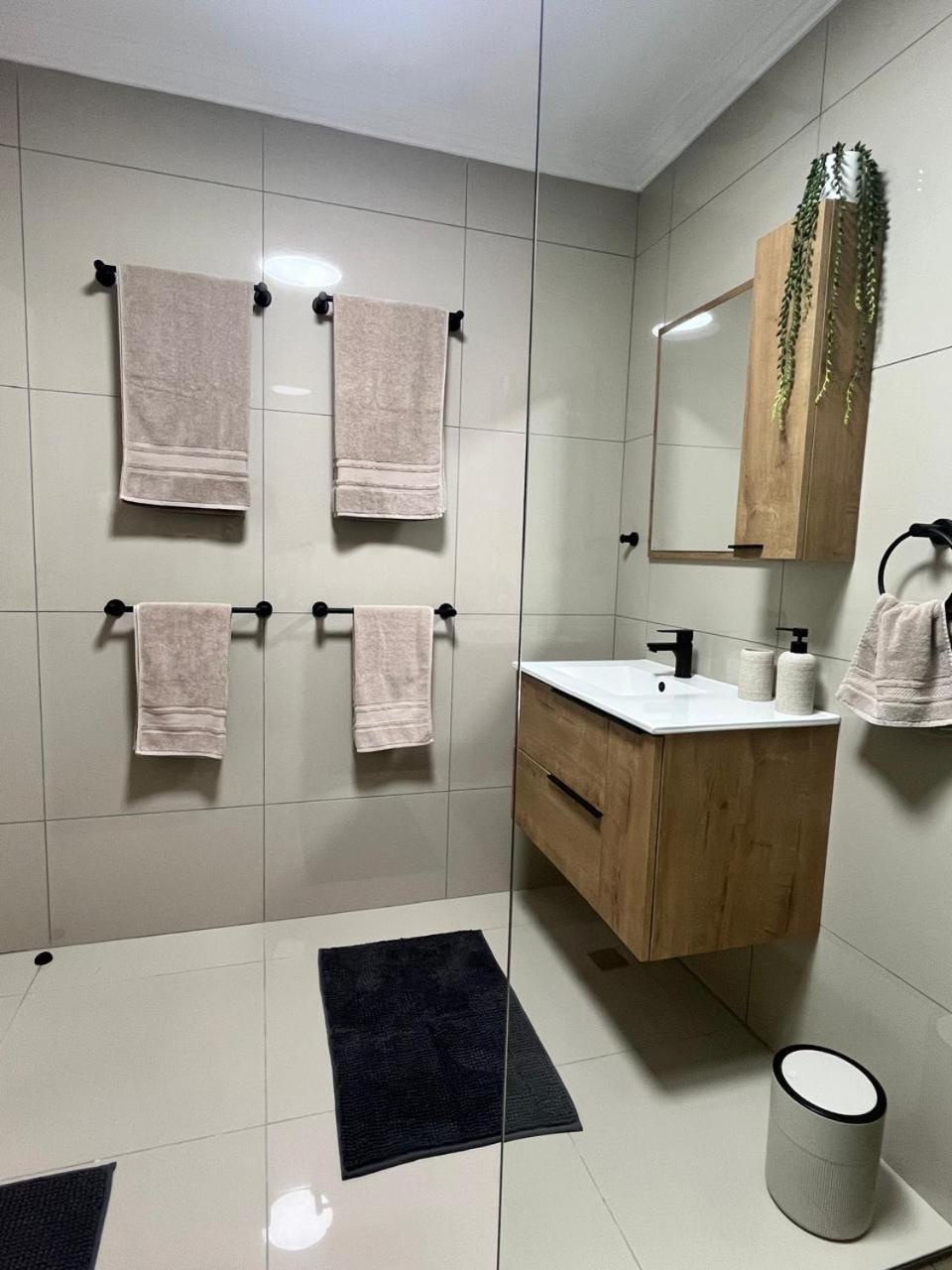 Central Self Catering Свакопмунд Экстерьер фото